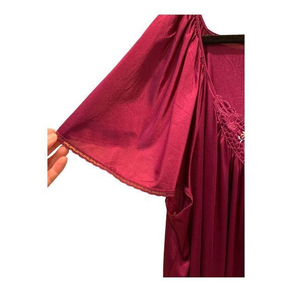 M2 Vanity Fair Long Nightgown Magenta Floral Sz 2X Plus - Picture 2 of 4